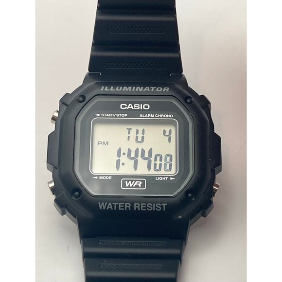 Casio F-108WH Illuminator Mens Digital Multifunction Watch 42mm Adjustable Band - Picture 6 of 7